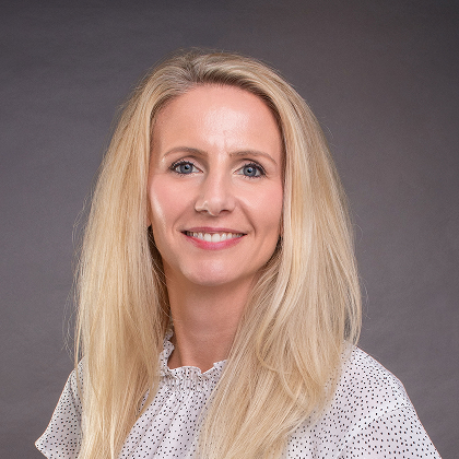 Sandra HR Square 3